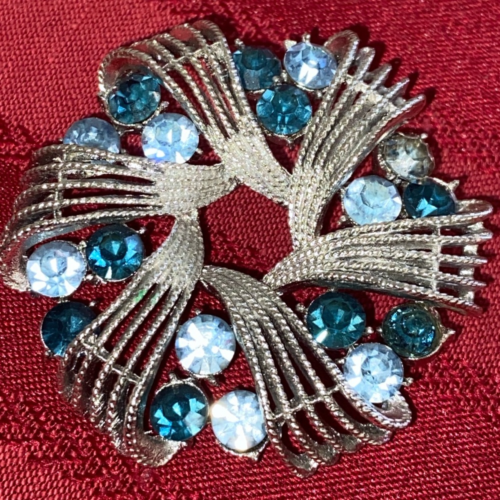 Vintage Coro Pegasus Ornate Rhinestoned Broach